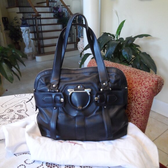 Salvatore Ferragamo Black Lamb Skin Leather "Gancio" Shoulder Bag - Picture 2 of 16